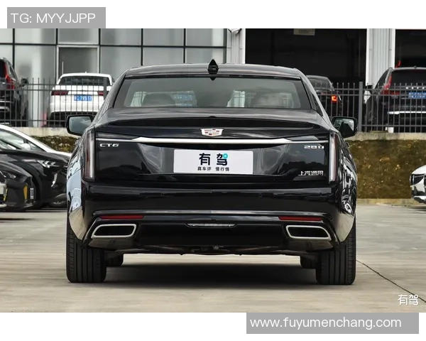 开凯迪拉克退役足球明星的豪华生活与精彩回忆分享